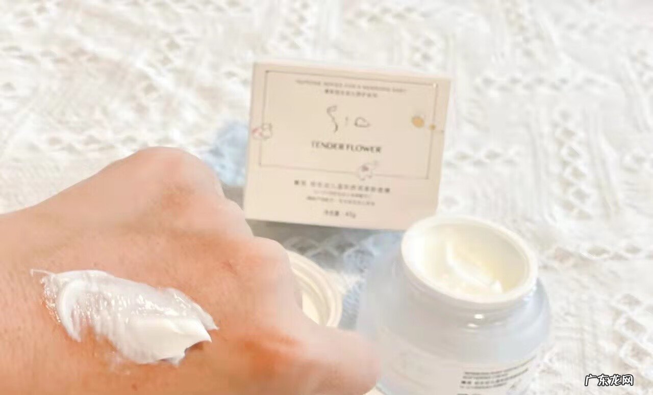 宝宝脸上长一粒粒红点点 宝宝脸上有红点点