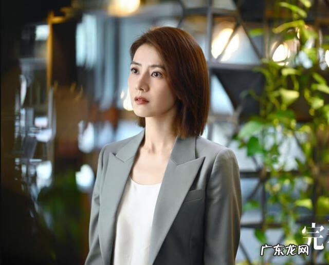 染什么颜色的头发最显白 自然色皮肤染什么颜色头发显白