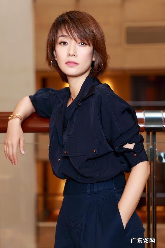 染什么颜色的头发最显白 自然色皮肤染什么颜色头发显白