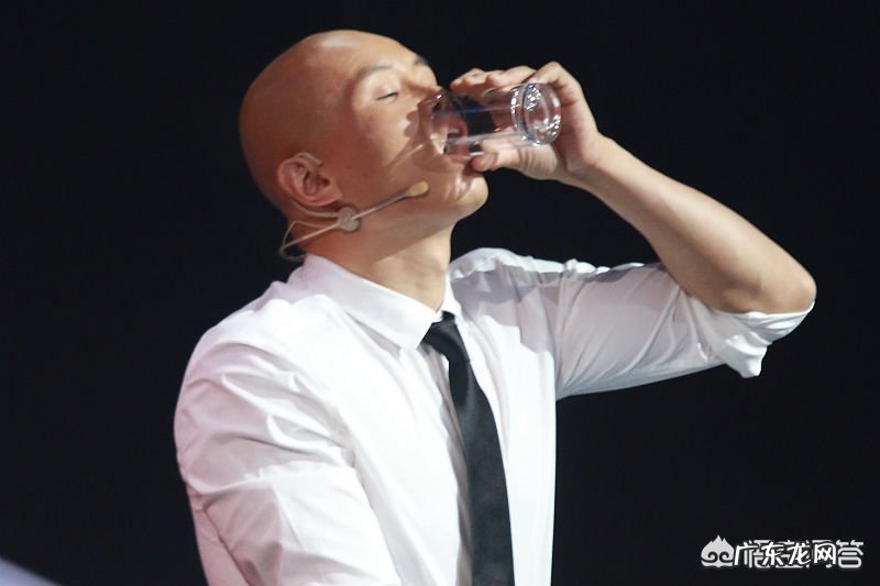 曾在综艺节目《非诚勿扰》录制期间喝酒的乐嘉,近况如何?