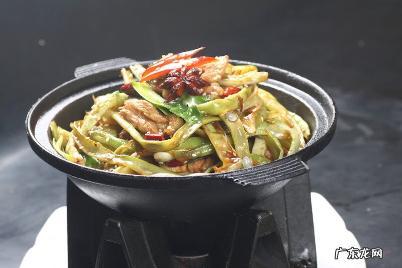 芸豆角和扁豆角的区别 芸豆和豆角的区别是什么