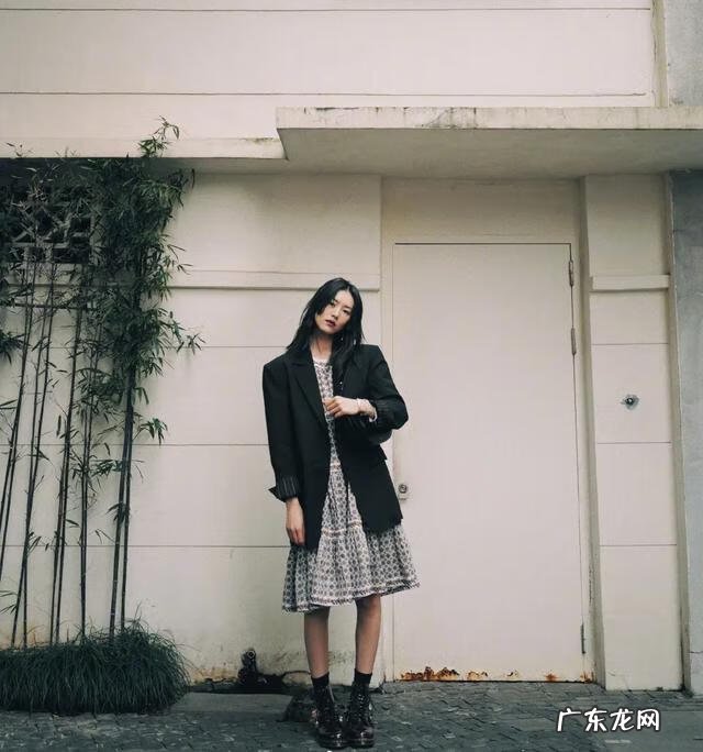 上班穿什么衣服好 秋天穿什么颜色