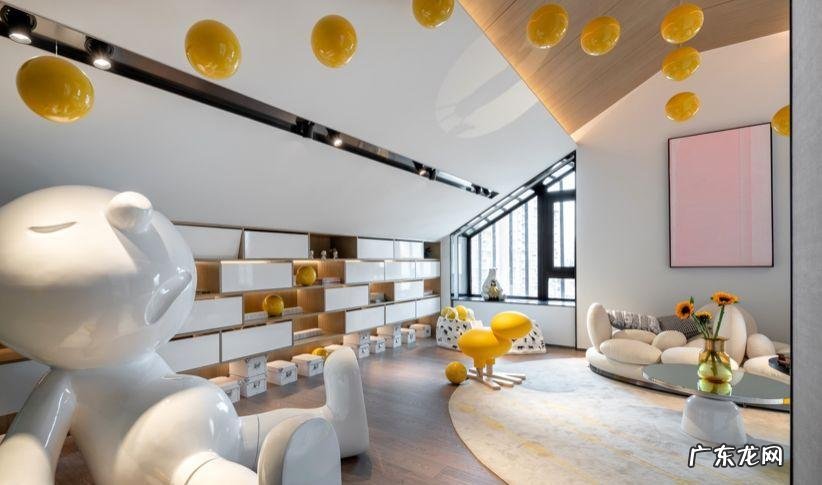 别墅客厅挂什么画最好风水好呢