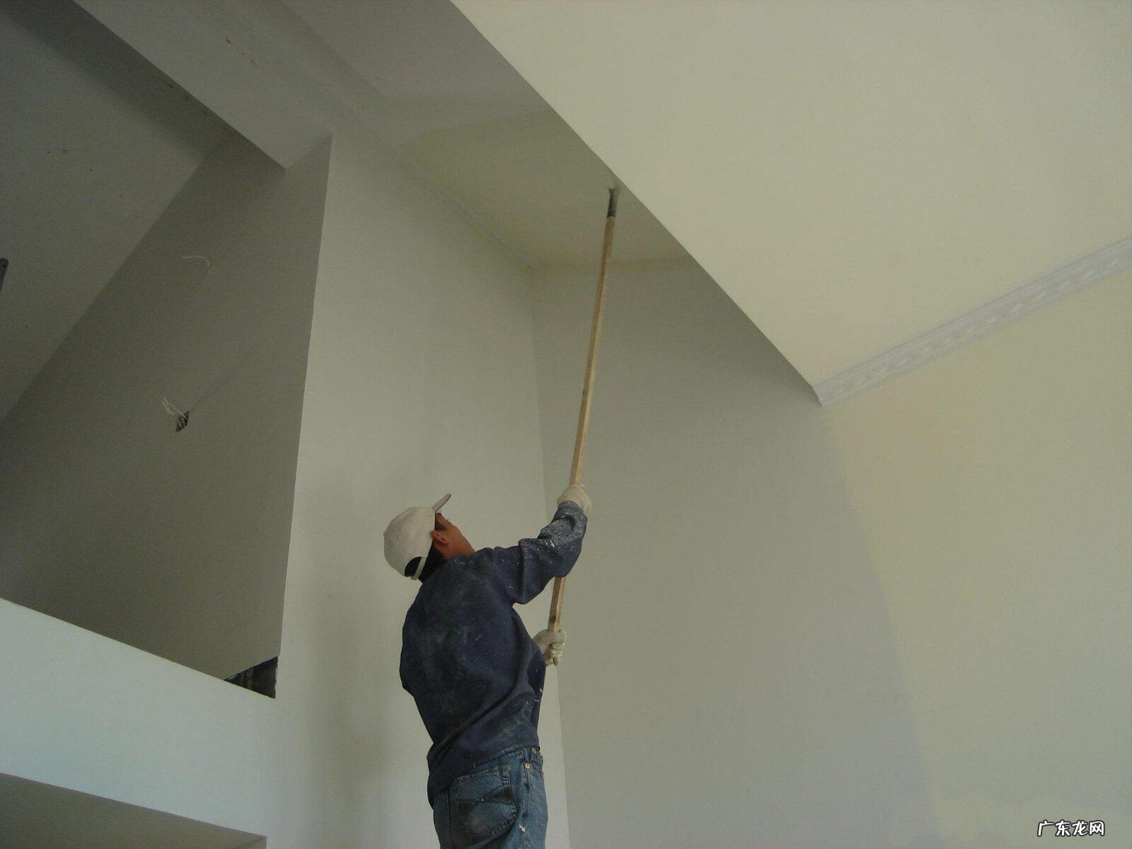 天花板掉粉可以怎么处理 房顶天花板粉了掉了怎么办