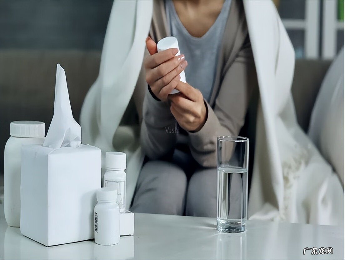 钙片什么时间吃效果好 请问钙片什么时间吃最好