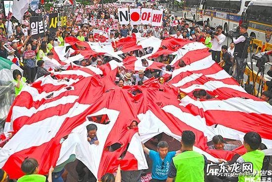 日本把军旗带入东京奥运会，你会抵制东京奥运会，还是选择继续观看、关心东京奥运赛事？