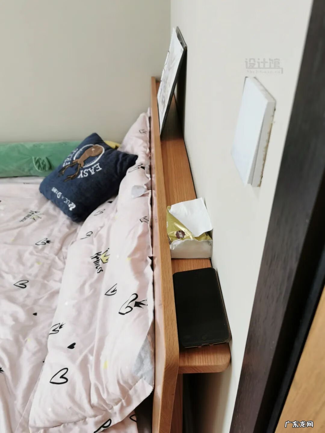 床头柜摆件图片大全 卧室风水床头柜