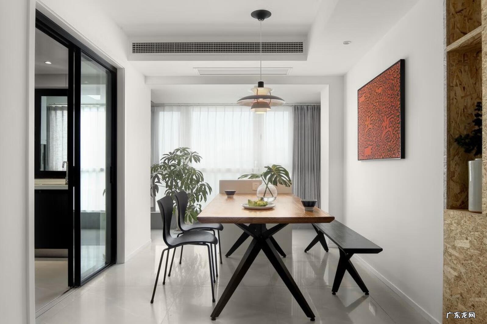 卧室南北通透床怎么放 南北通透房子床怎样放