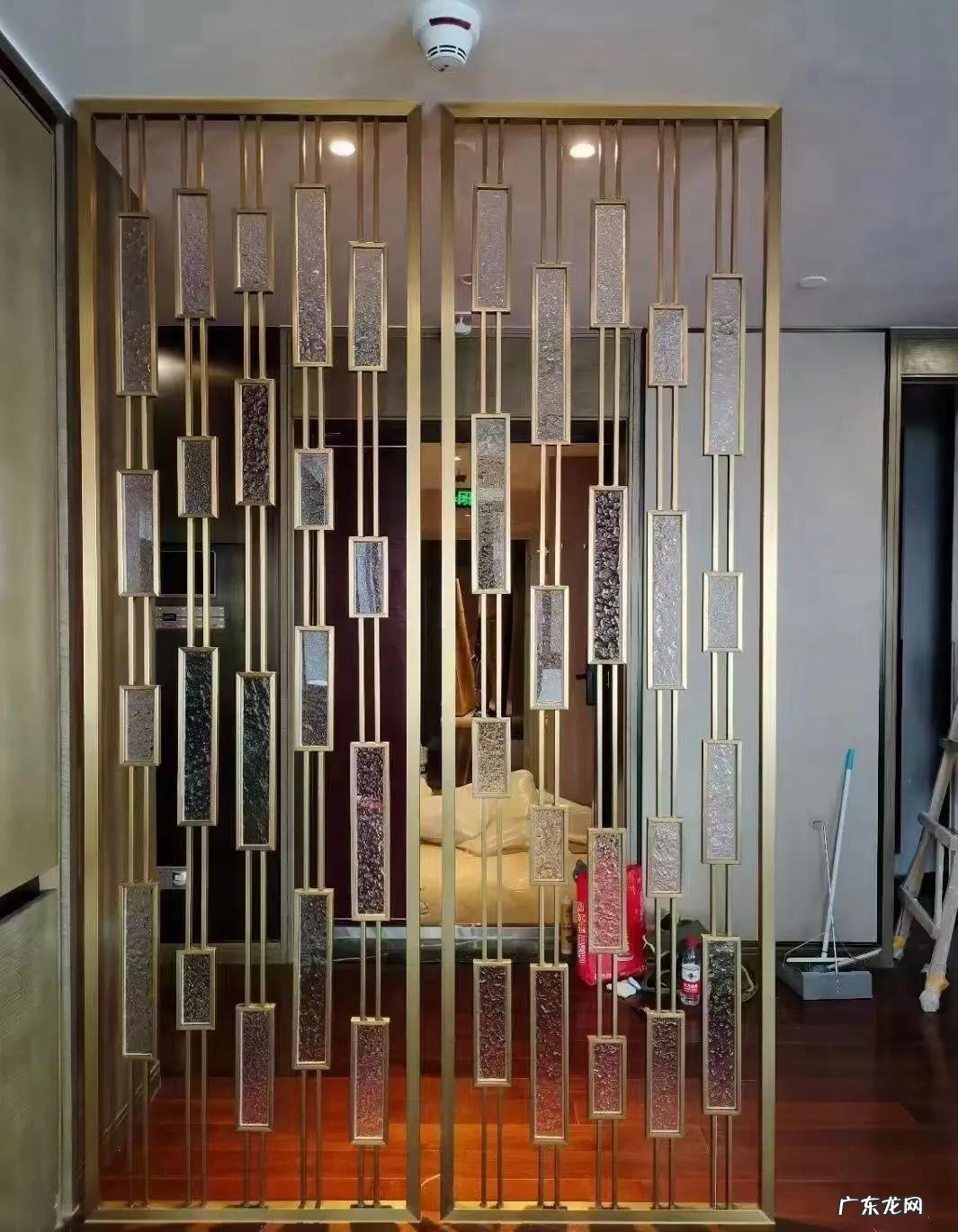 入门屏风最旺的颜色 进门屏风风水最旺的图案是什么