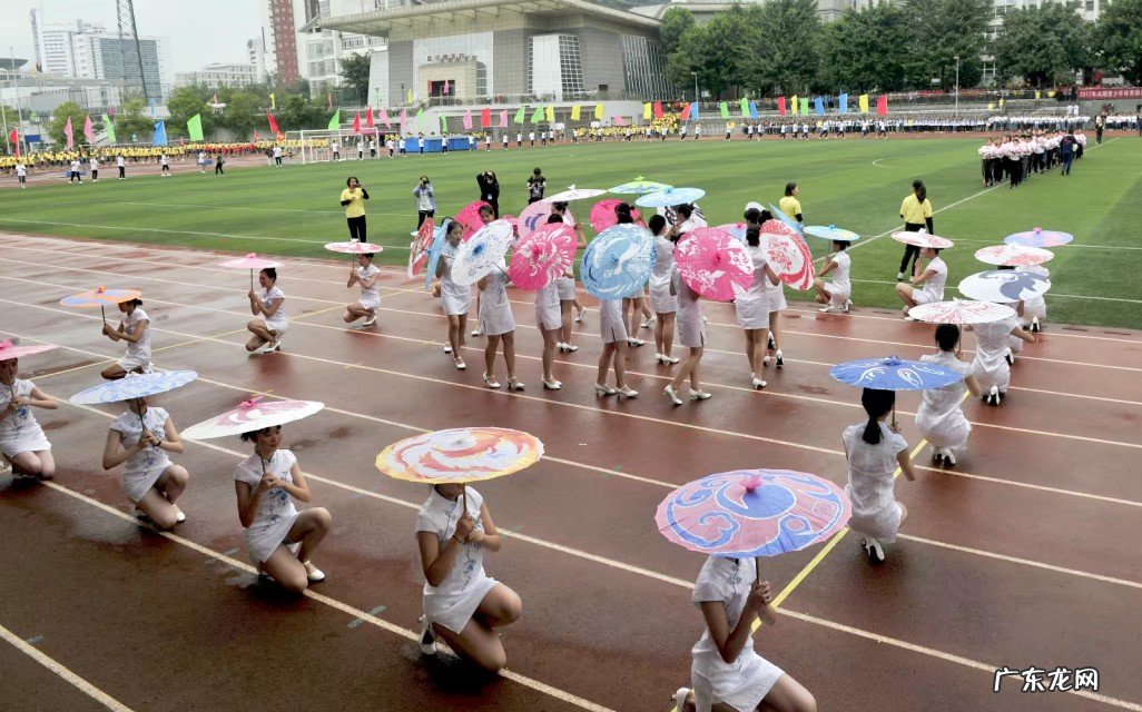 如何加强校园文化建设？