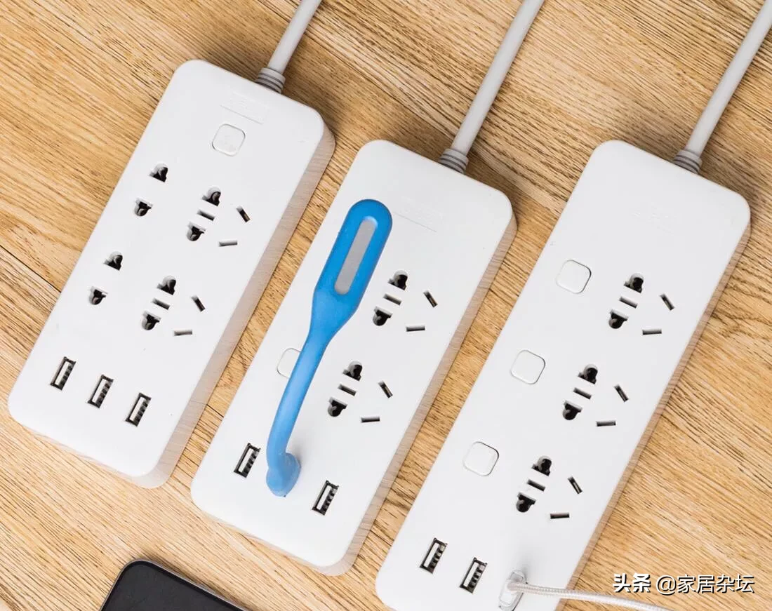 我用的公牛插板功率2500w，我经常同时使用电器时功率超过3000w，为啥插座没事？