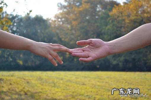 怎么追很熟悉的男性朋友?