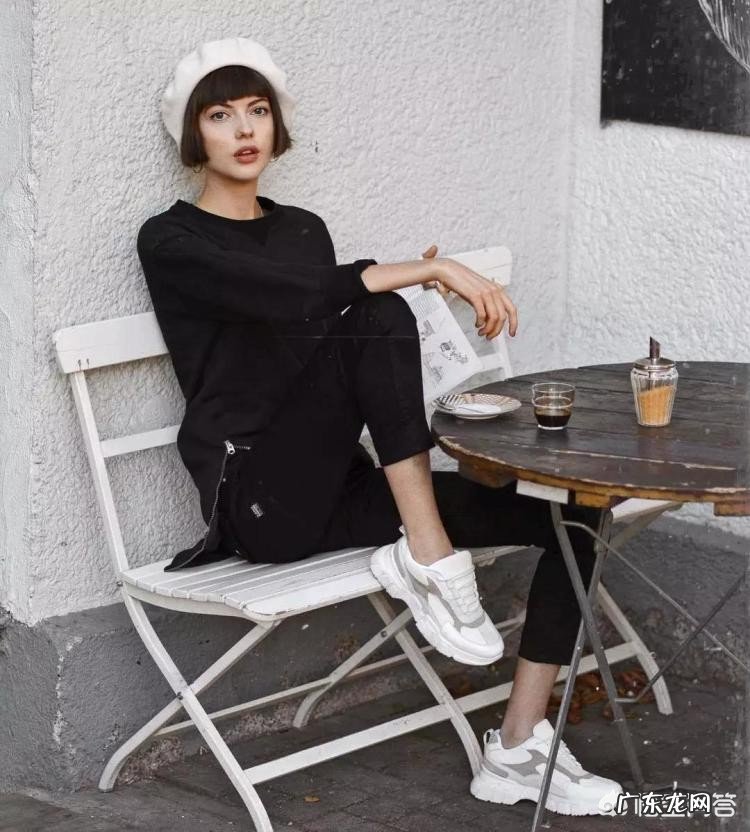 球鞋 有哪些女生穿的好看的运动鞋?