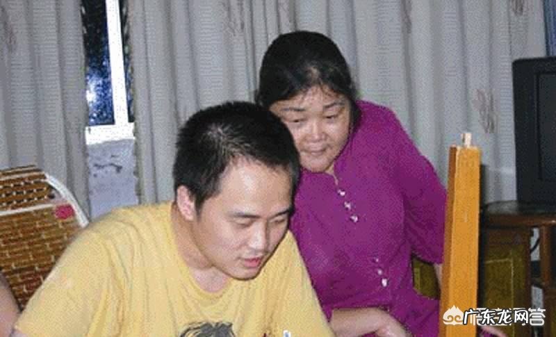 四次高考,两次清华,一次北大,一次复旦,“高考钉子户”张非的现状如何?