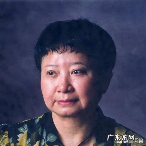 有哪些作家的文章风格很温馨?