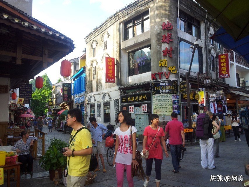 最近心里很压抑,推荐适合一个人旅行的地方?