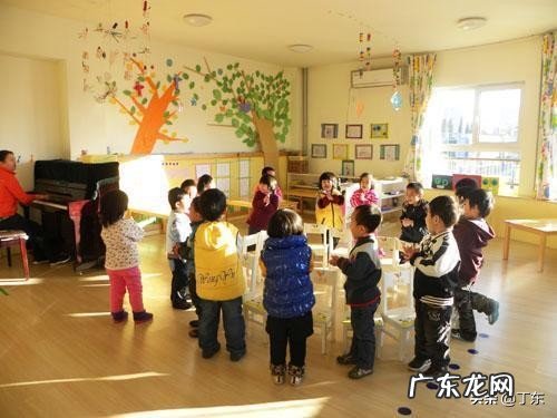 有没有适合在室内玩的集体小游戏,好玩一点的?