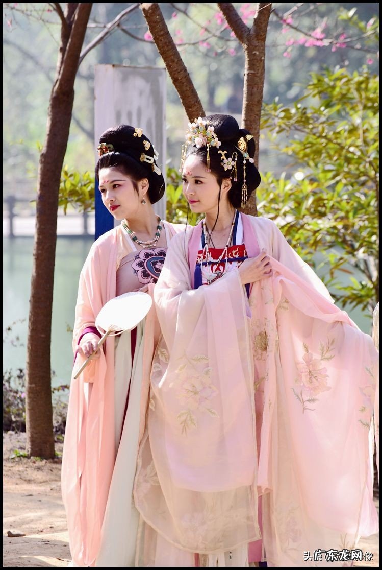 拍复古风人像,模特可以怎么穿?