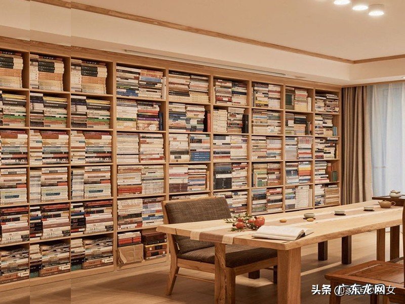 怎么自己做一个木质满墙书架？