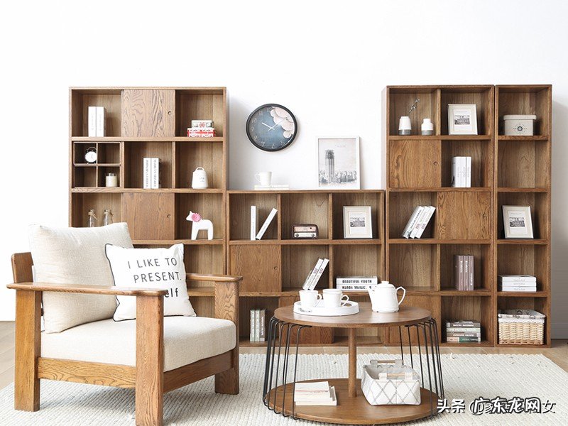 怎么自己做一个木质满墙书架？