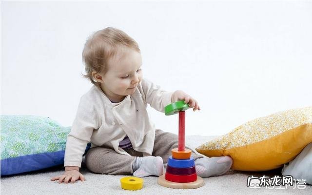0~1岁的宝宝,动作发育需要经历哪些过程?