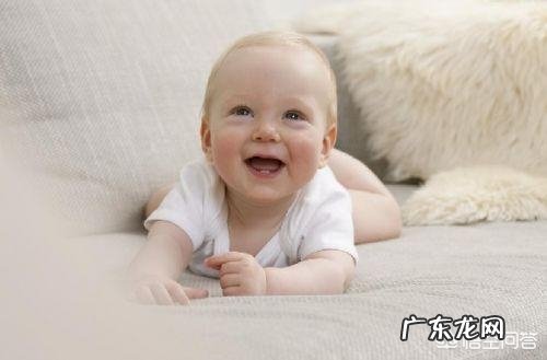 0~1岁的宝宝,动作发育需要经历哪些过程?