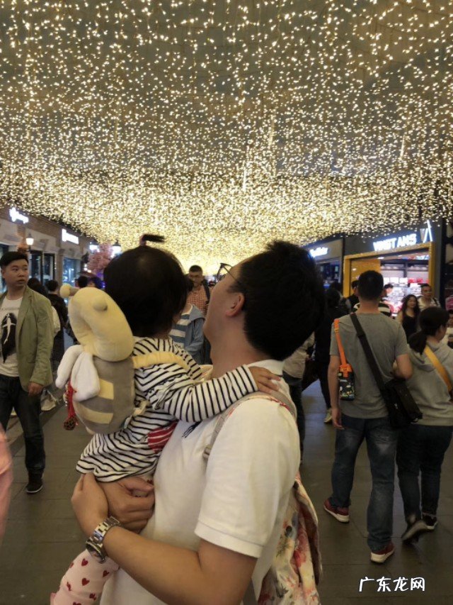 感觉育儿领域有很多妈妈,难道爸爸就不能育儿了么?爸爸如何育儿?