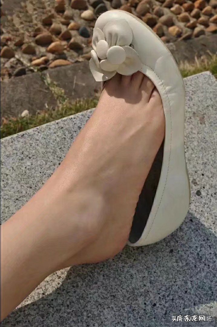 有哪些百搭又舒适的平底鞋推荐?