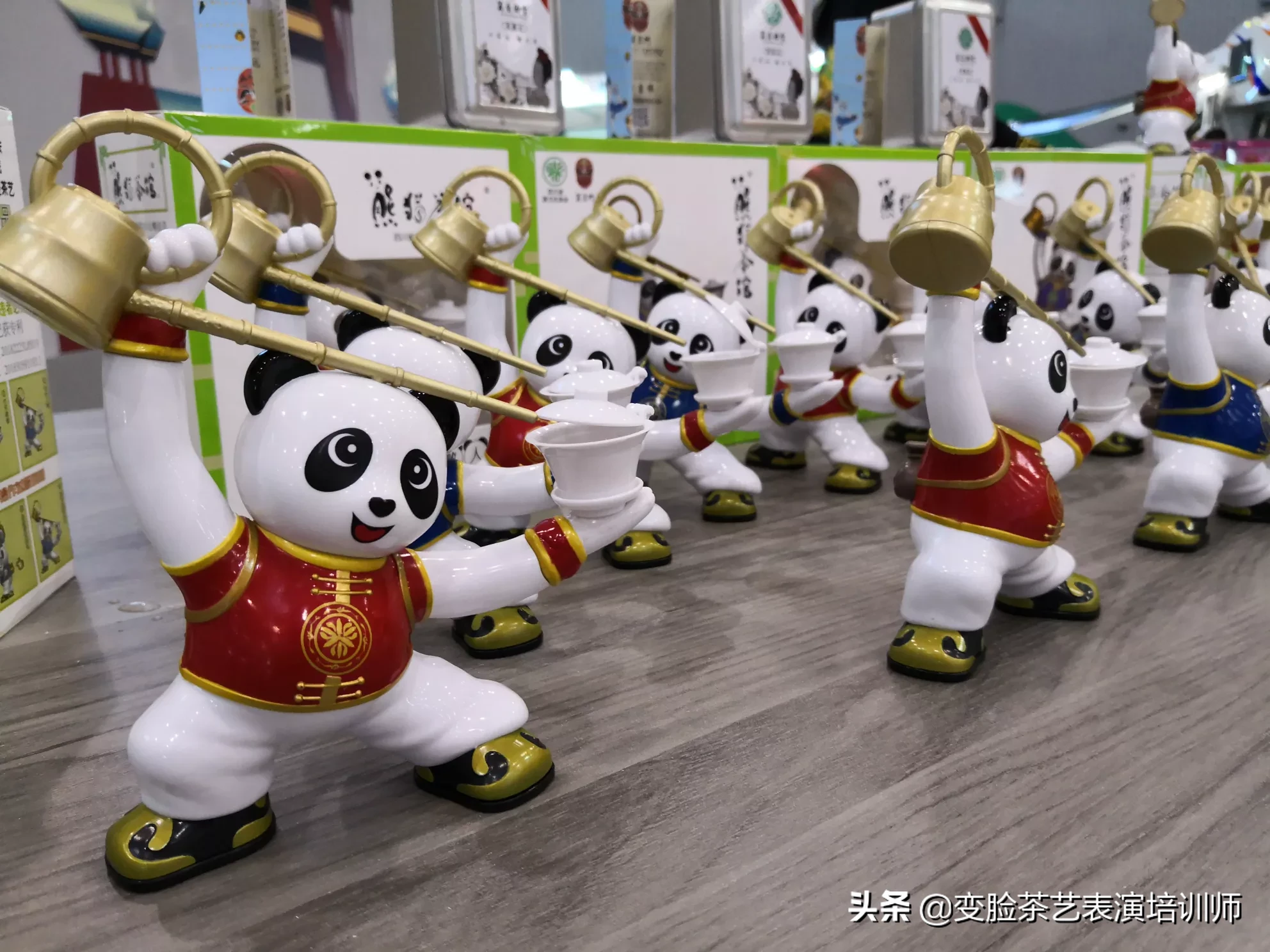 怎么来策划一项大型的艺术展览活动呢?