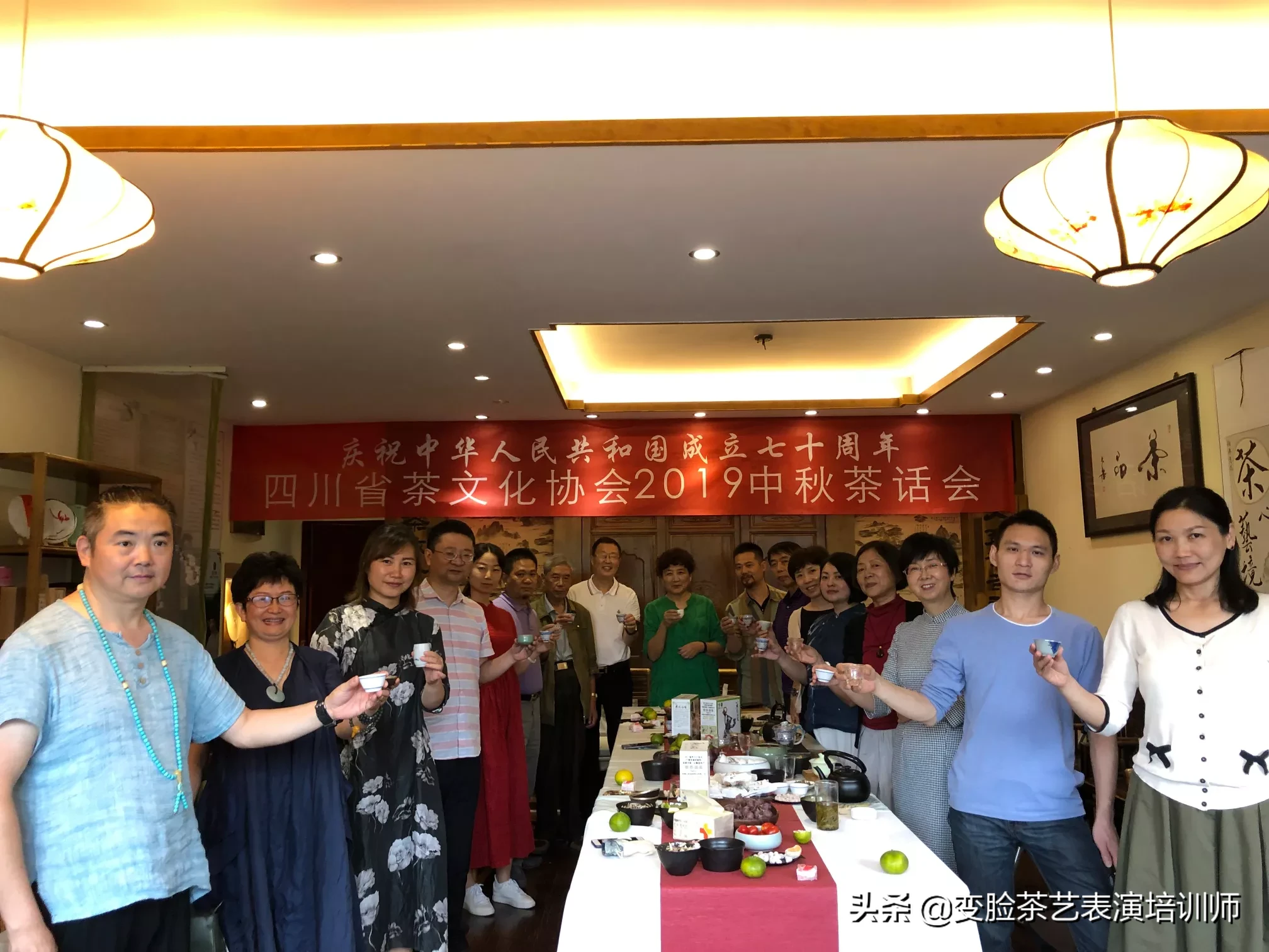 怎么来策划一项大型的艺术展览活动呢?