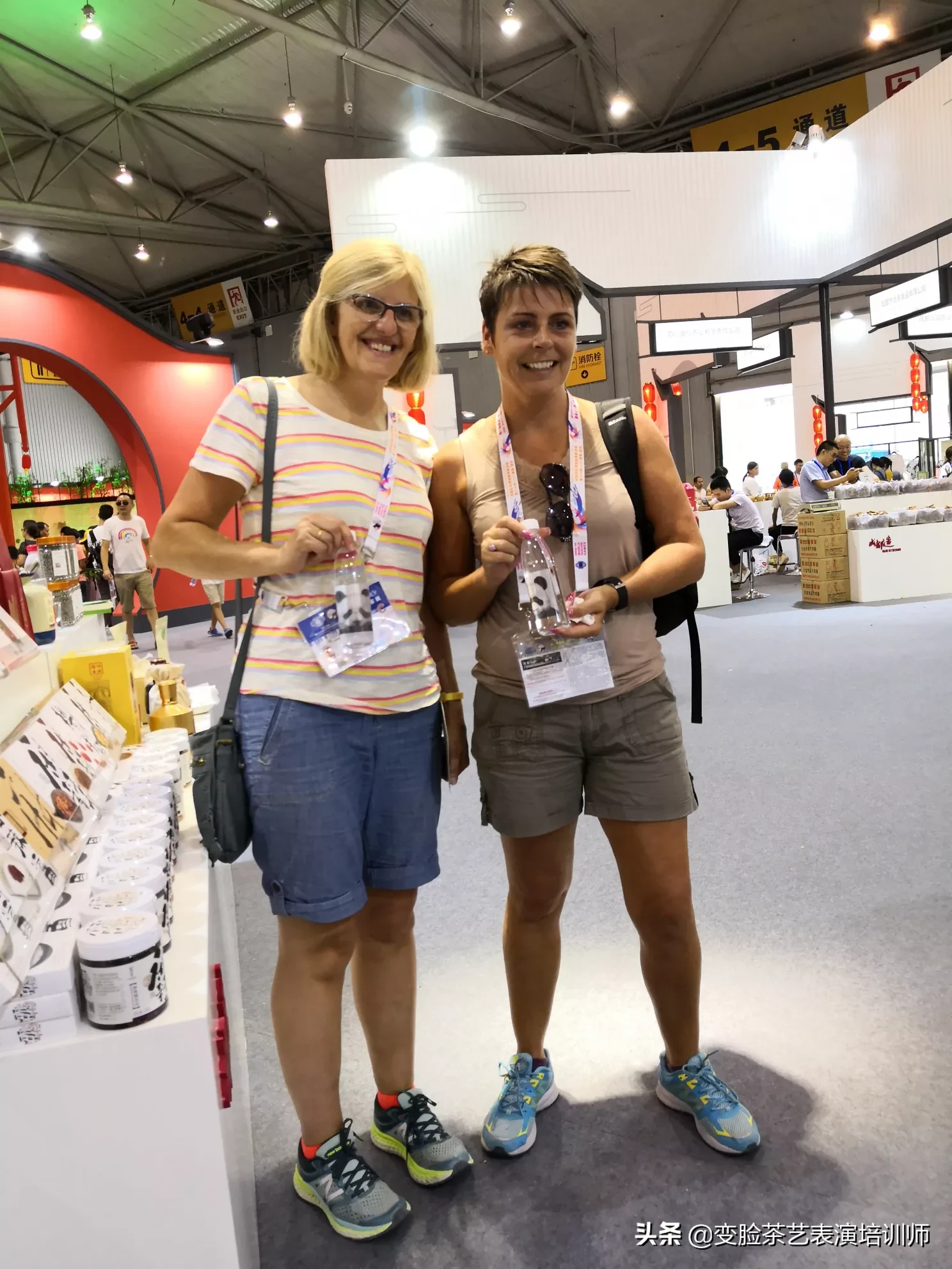 怎么来策划一项大型的艺术展览活动呢?