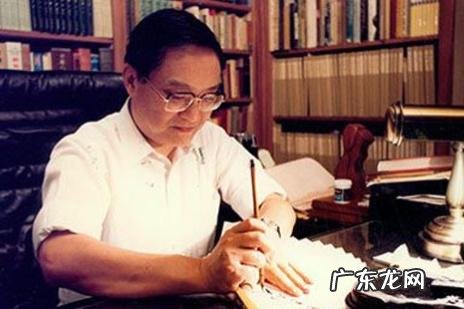 “中国武侠小说泰斗”95岁金庸养生秘诀:5个习惯,乐活天年