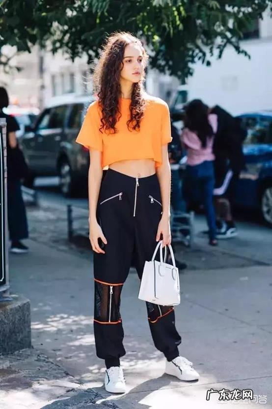 怎样搭配服装才能穿出自己的风格?