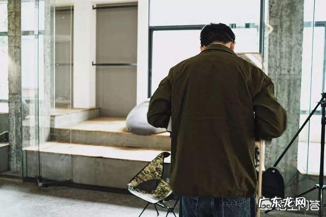 怎样搭配服装才能穿出自己的风格?