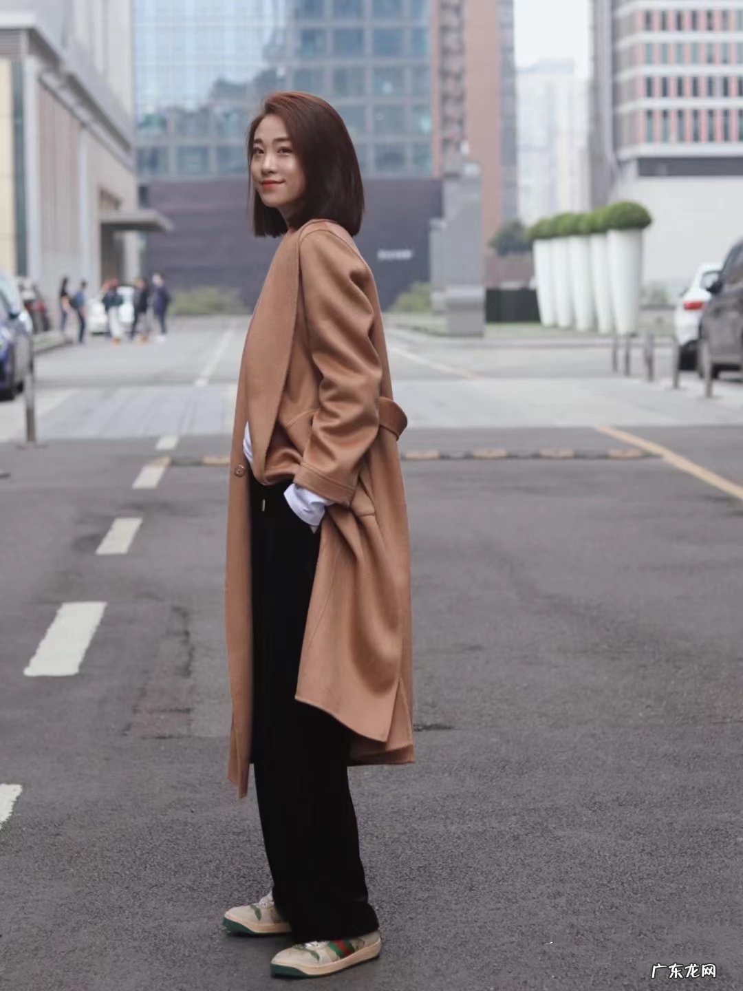 水波纹羊绒大衣和羊绒大衣有什么区别？