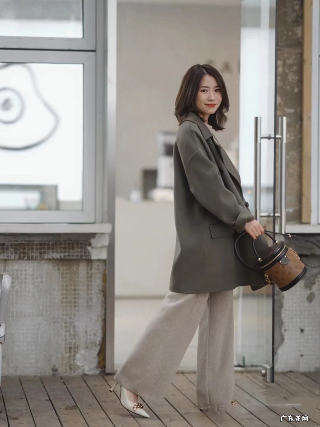 水波纹羊绒大衣和羊绒大衣有什么区别？