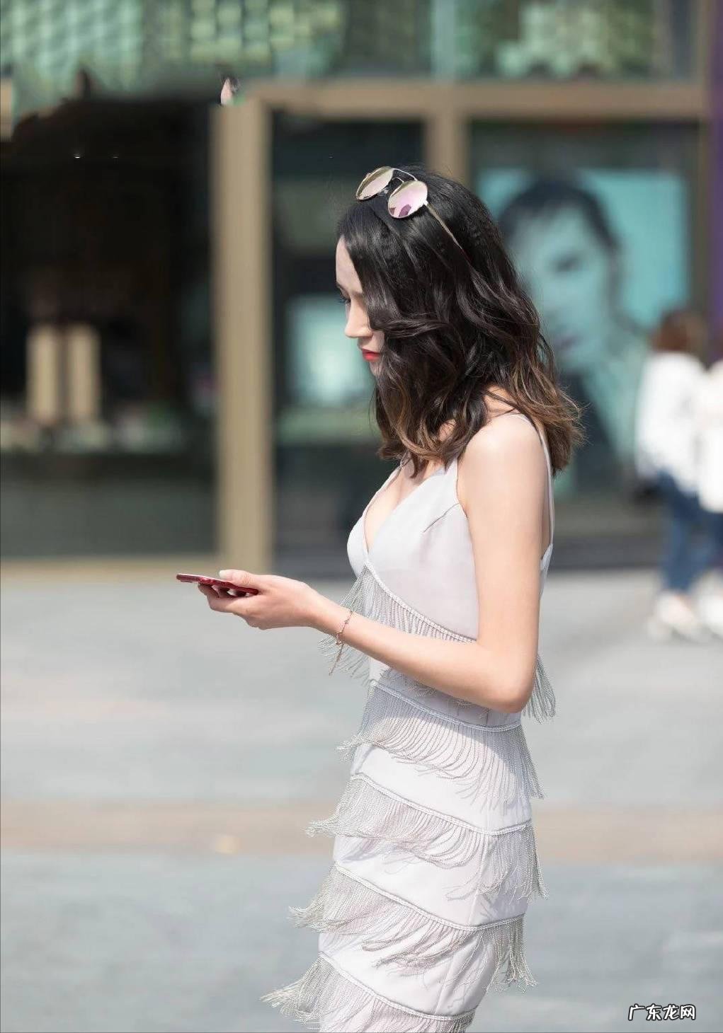 有哪些好看的浅色系连衣裙？