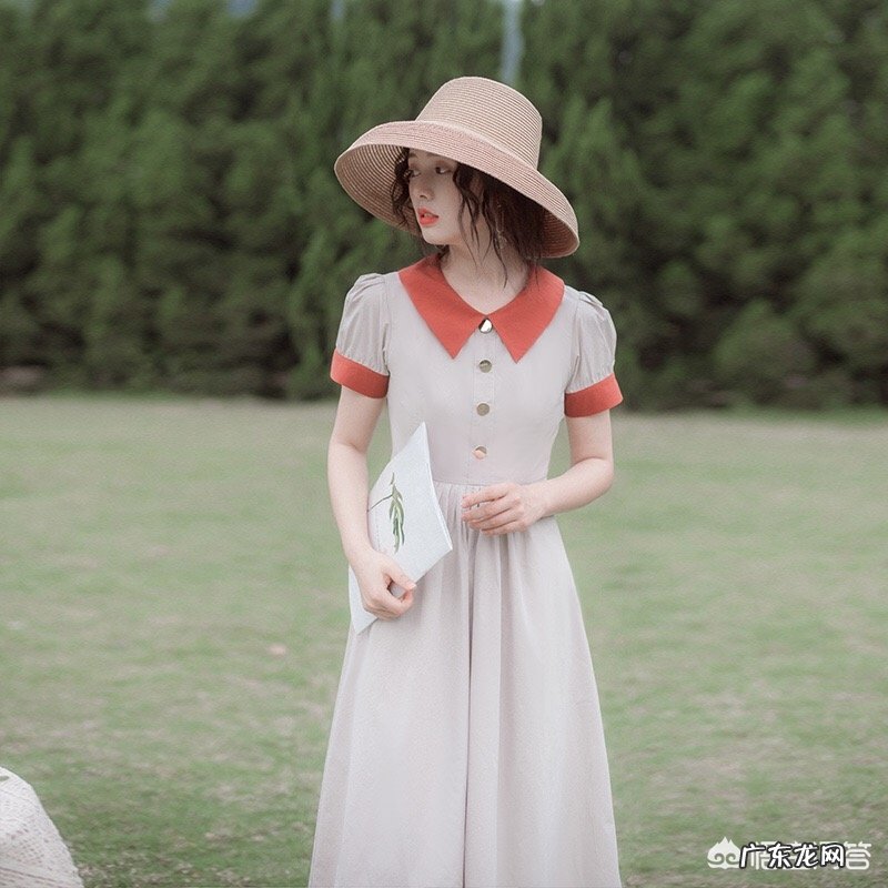 有哪些好看的浅色系连衣裙？