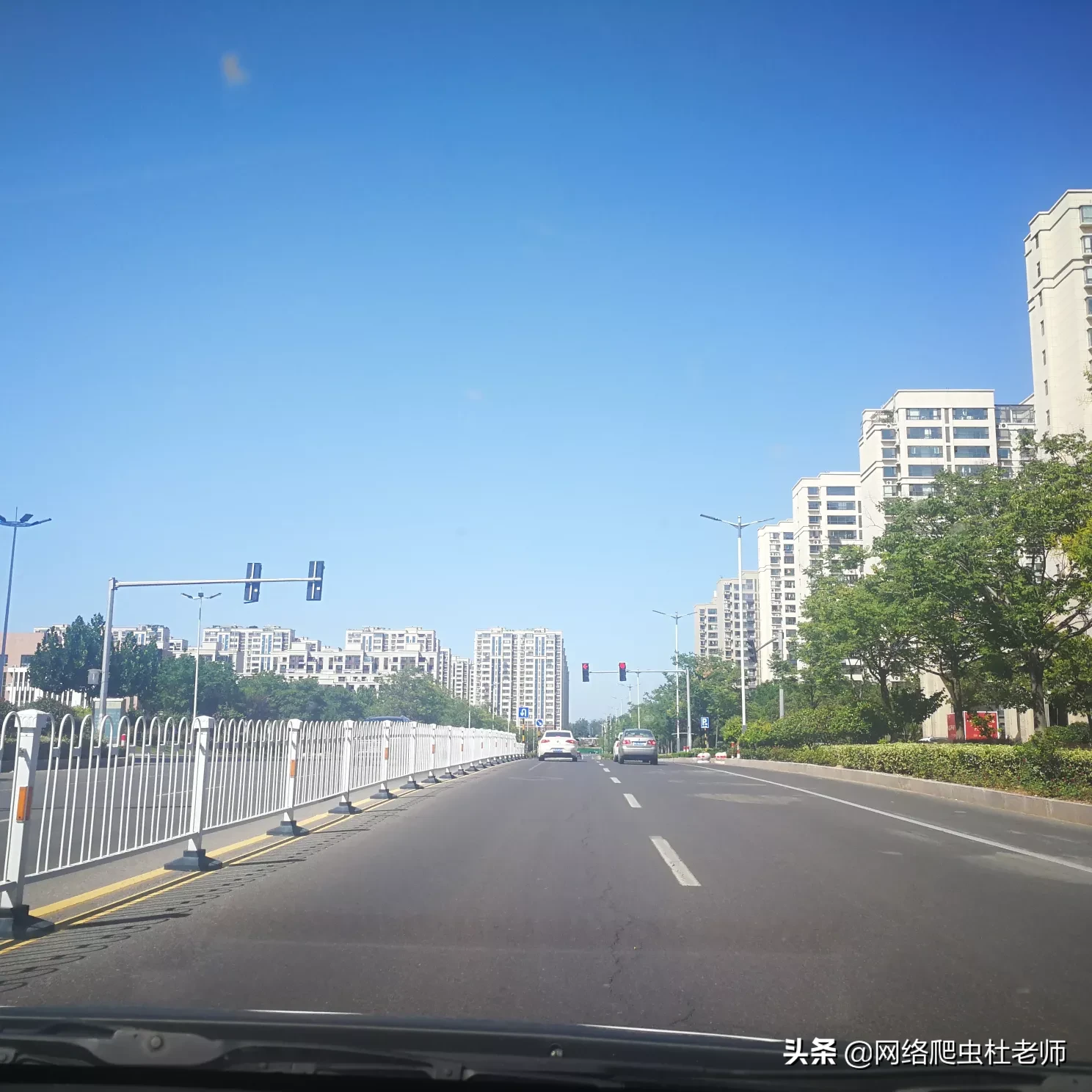 新的学期即将喜迎新生的到来,至于新生报到,学校负责人和家长需要注意什么?