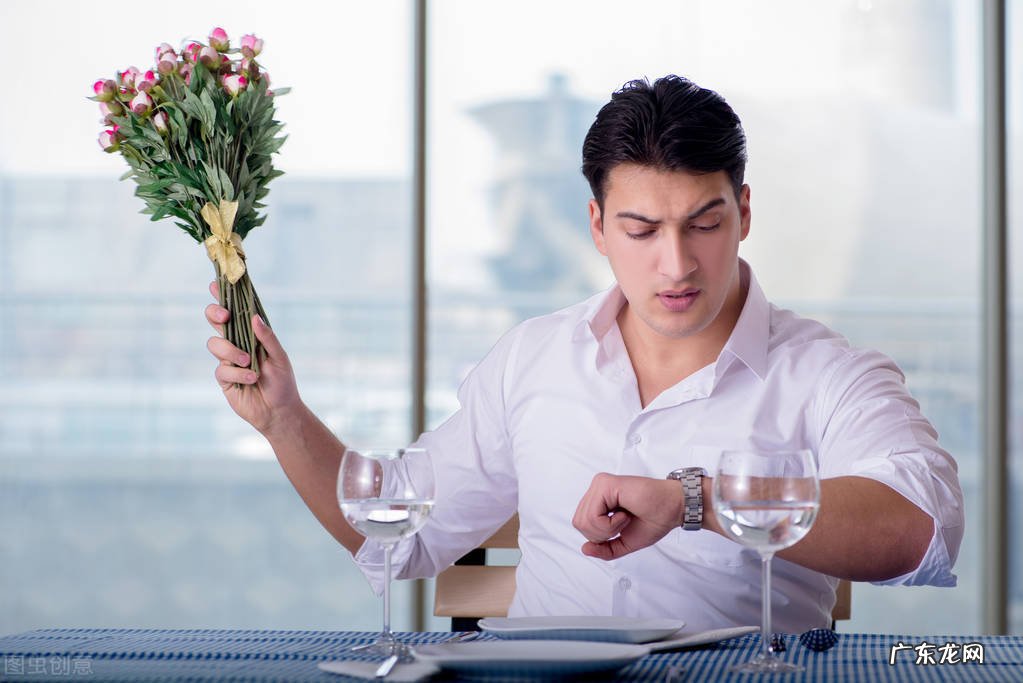 有人说现在女孩赚钱很容易，你怎么看？