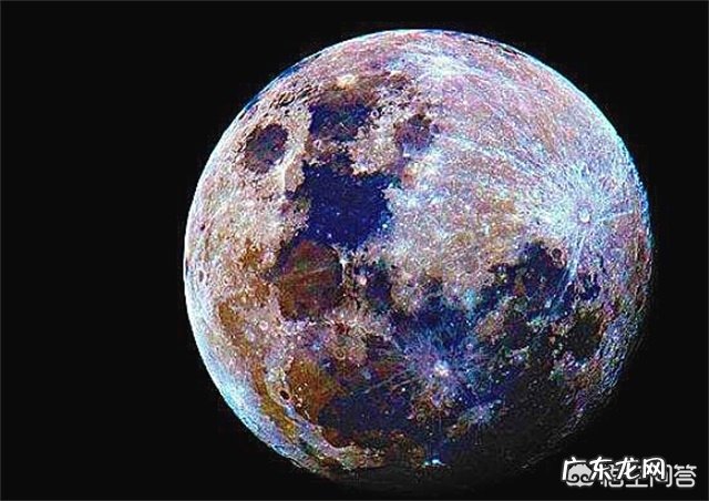 为什么现的照相技术,在探测器拍摄月球出来的照片都是黑白的?