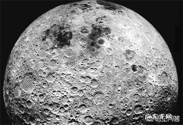 为什么现的照相技术,在探测器拍摄月球出来的照片都是黑白的?
