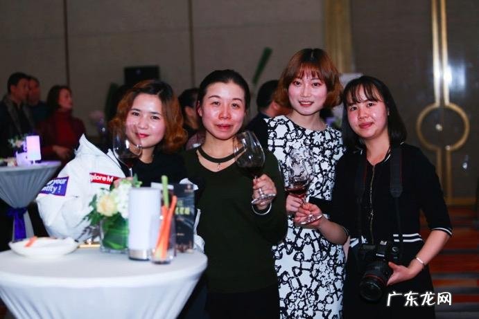 考察茅台酒厂的风水师