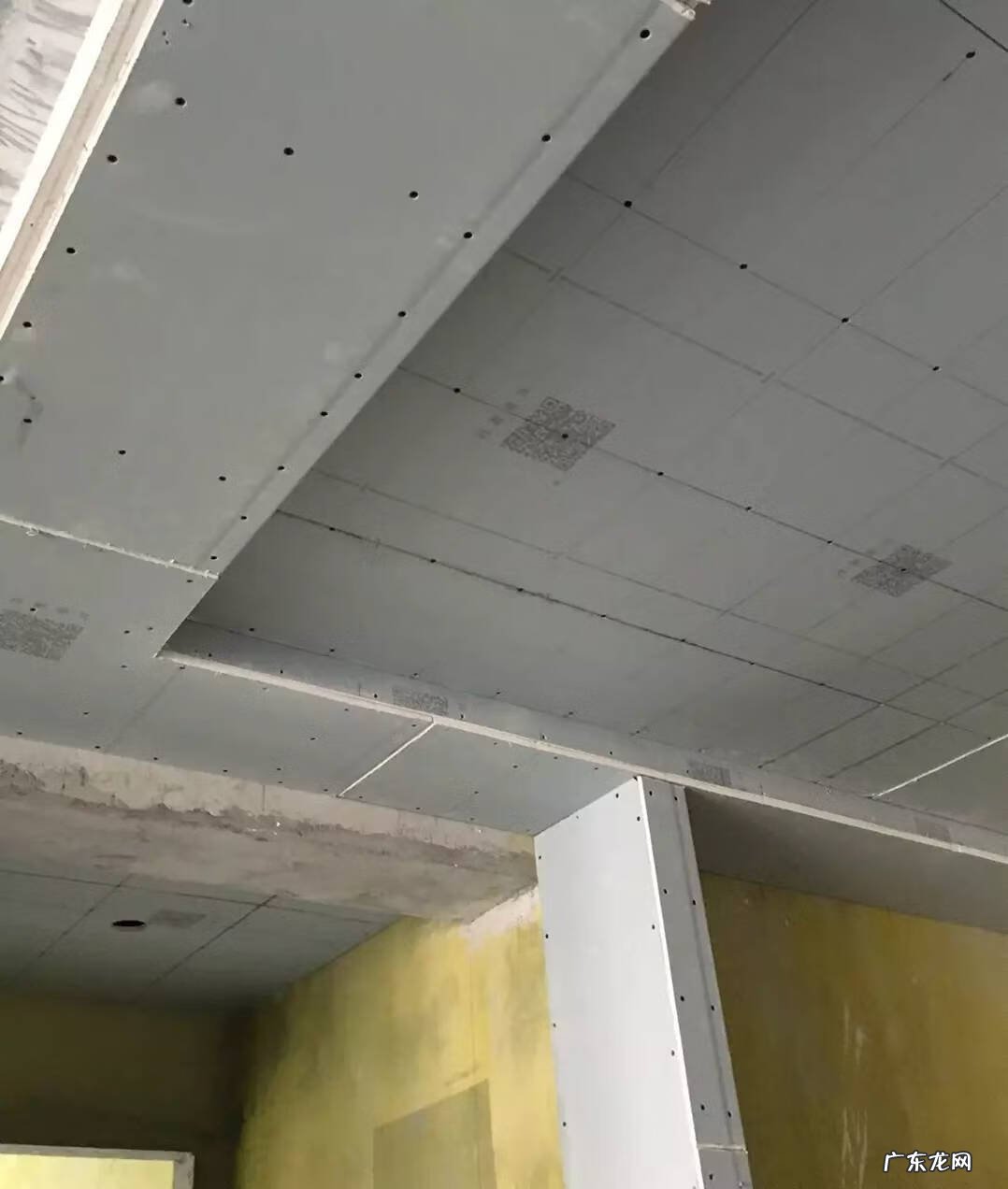 小客厅吊棚 楼房吊棚用什么材料