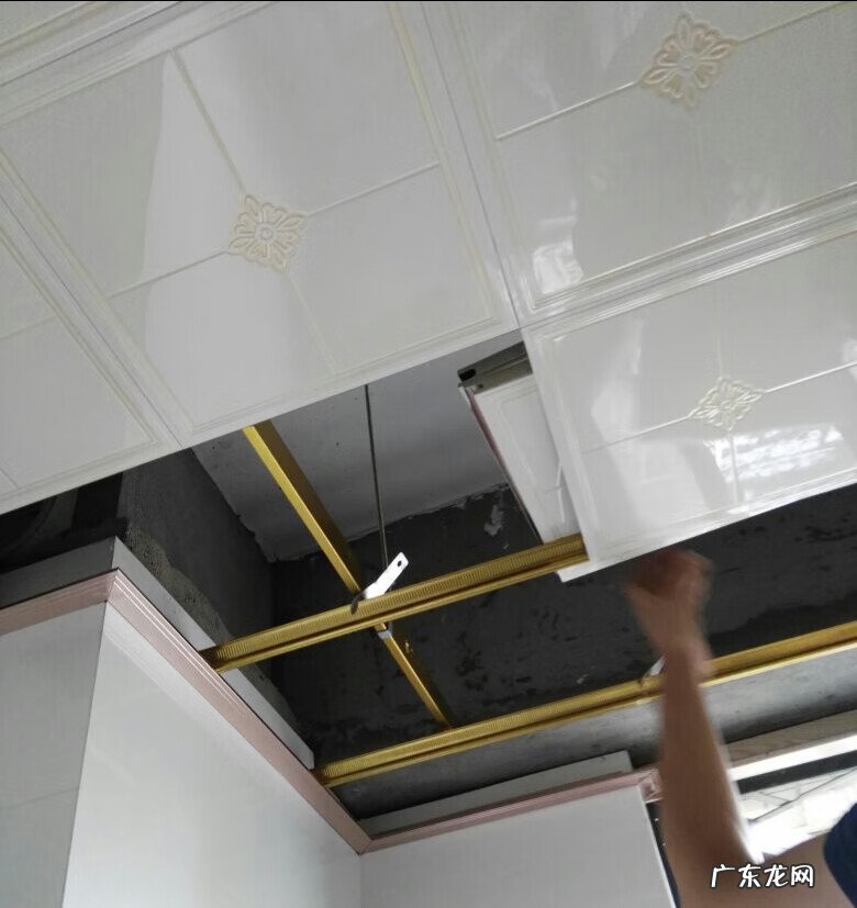 小客厅吊棚 楼房吊棚用什么材料