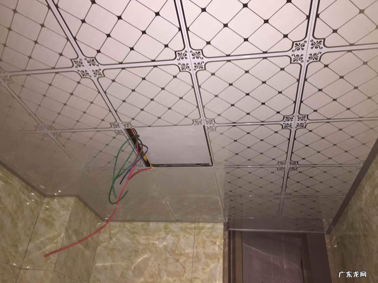 小客厅吊棚 楼房吊棚用什么材料