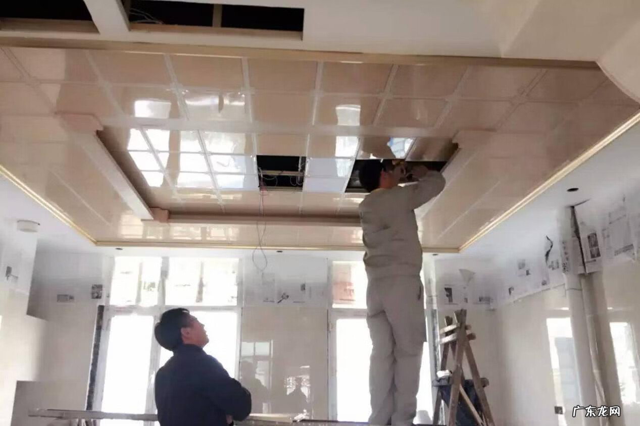 小客厅吊棚 楼房吊棚用什么材料