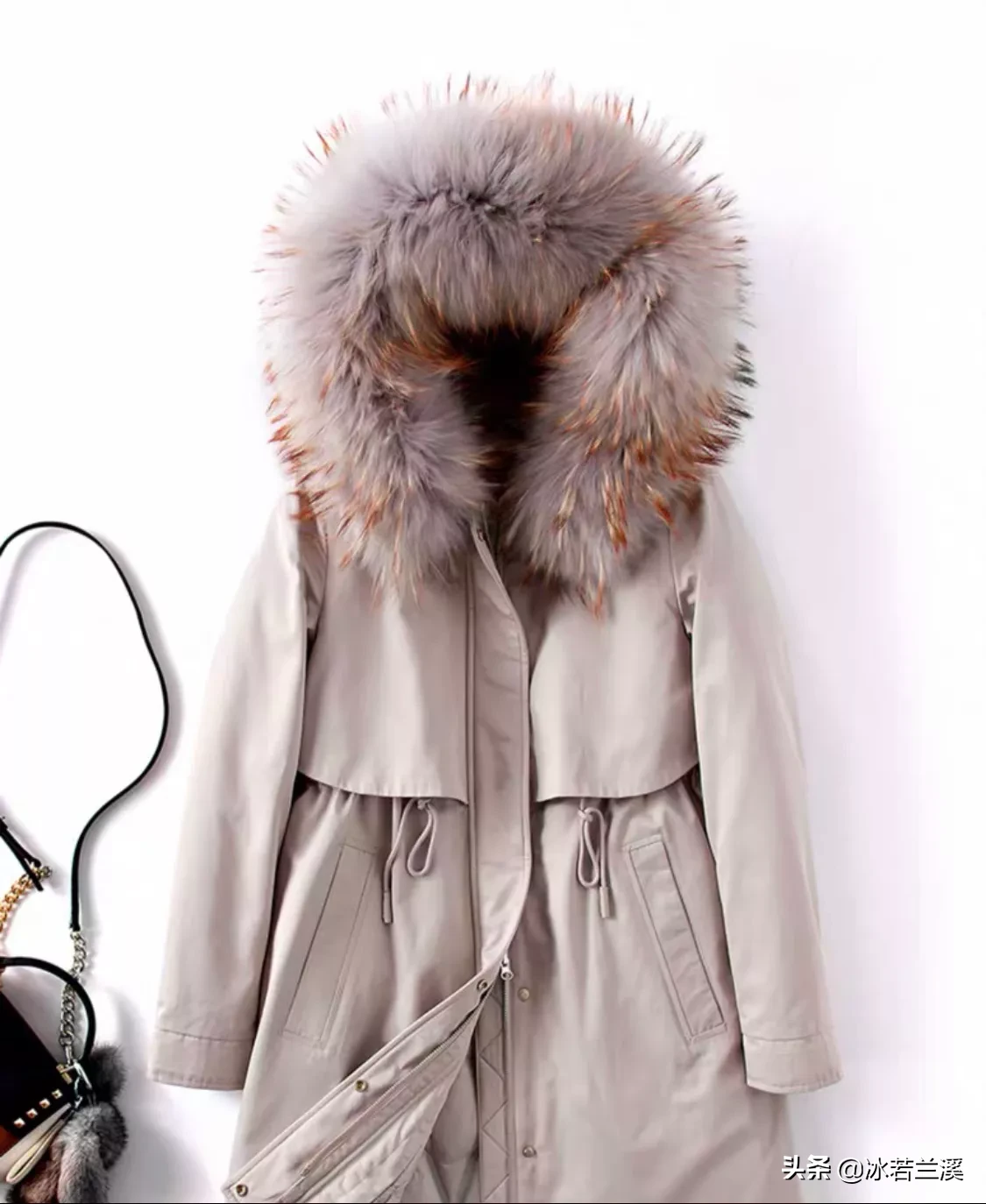 孔雀蓝长款修身毛线裙怎么搭配啊？搭配什么外套？