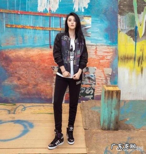 为什么那么多人喜欢匡威，很多人说是人手必备帆布鞋？