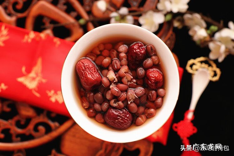 红枣的食用方法 红豆和红枣的功效与作用及食用方法